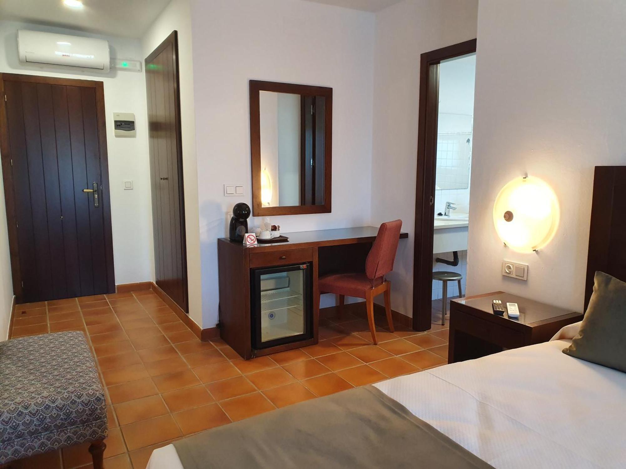 Hotel-Restaurante Casa Garcia Almonaster La Real Εξωτερικό φωτογραφία